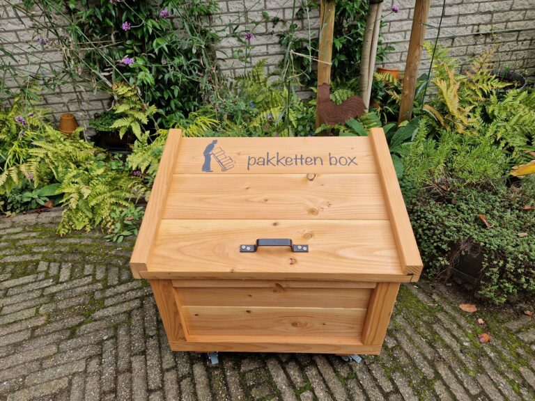 20241012 131700 Pakkettenbox douglas hout
